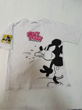 Disney Mickey Mouse Kids T‑Shirt’s Zara, HM dragons, snake and Pokemon size 6/7